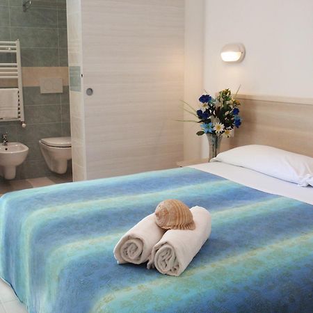 Hotel Lara Riccione Esterno foto