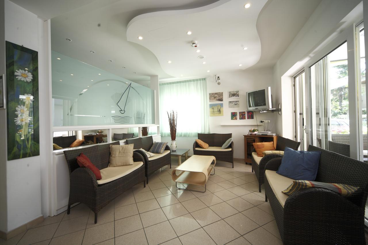 Hotel Lara Riccione Esterno foto
