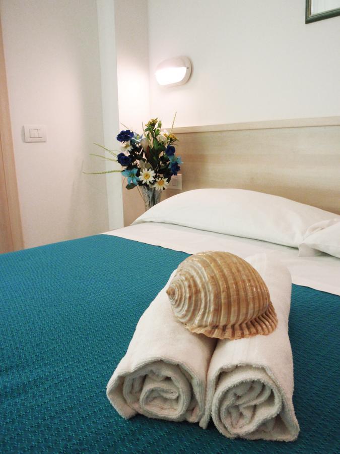 Hotel Lara Riccione Esterno foto