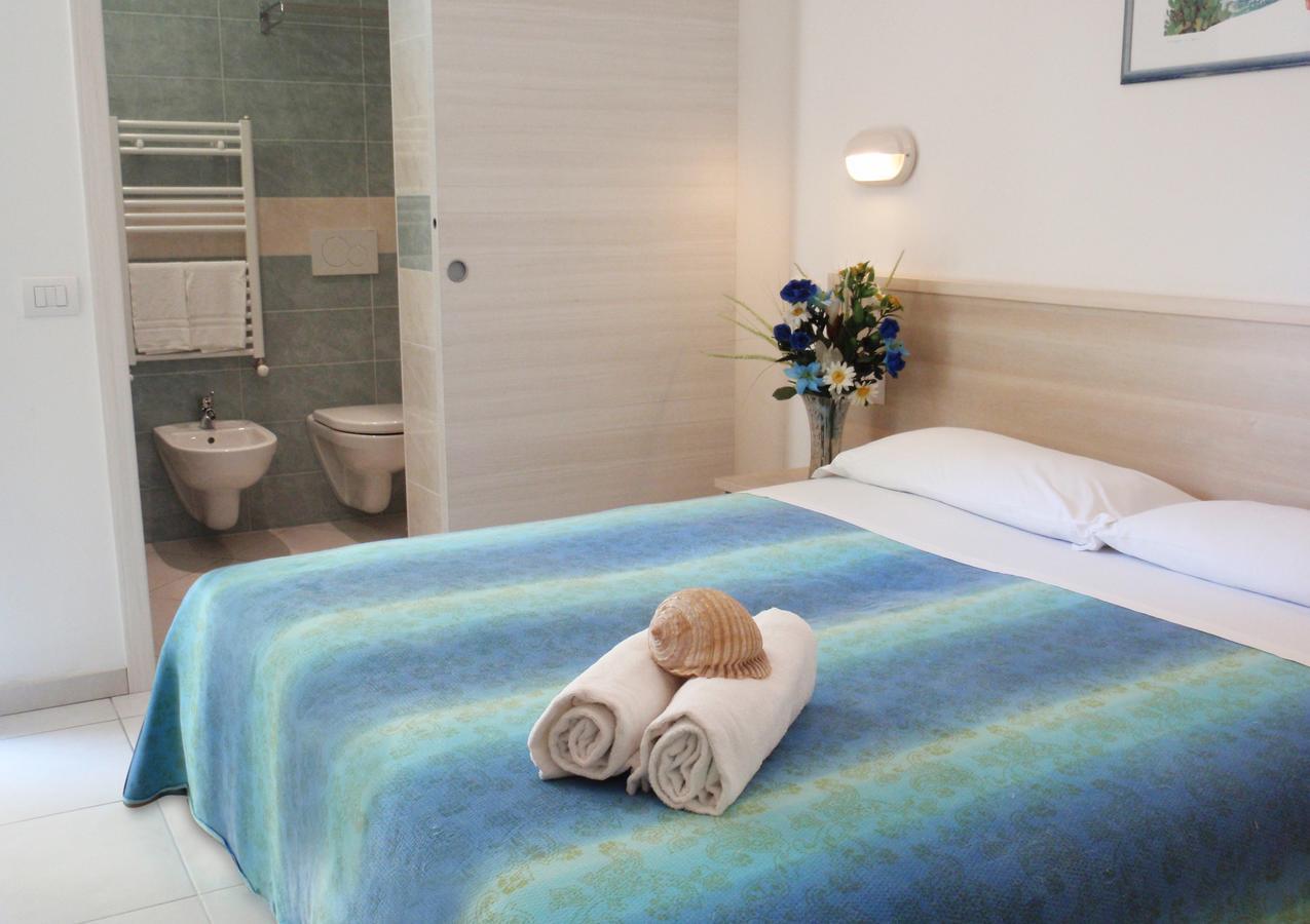 Hotel Lara Riccione Esterno foto