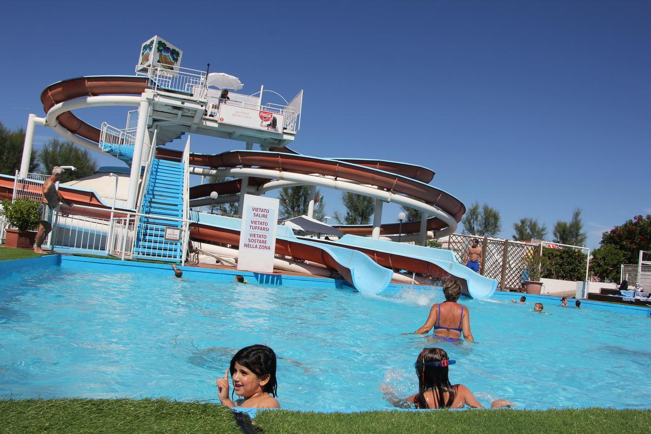 Hotel Lara Riccione Esterno foto