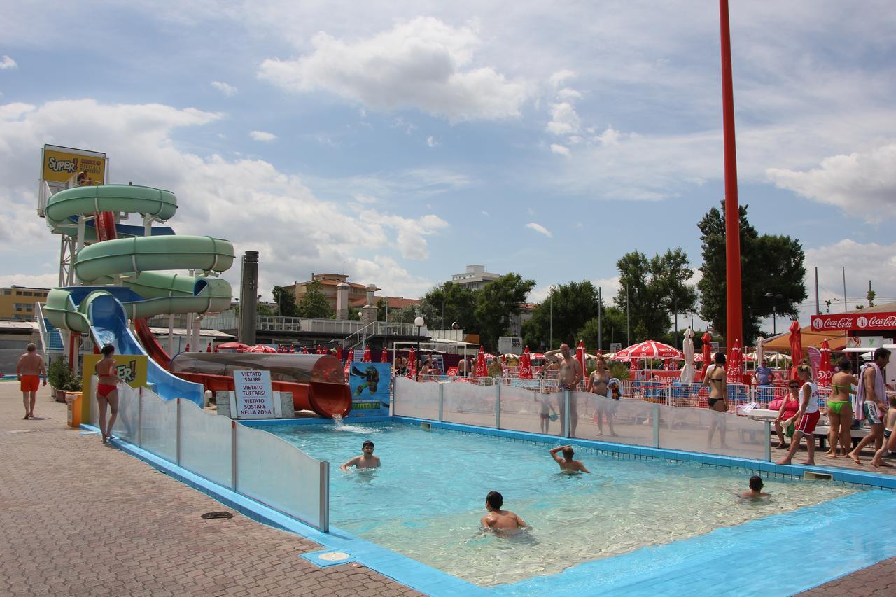 Hotel Lara Riccione Esterno foto